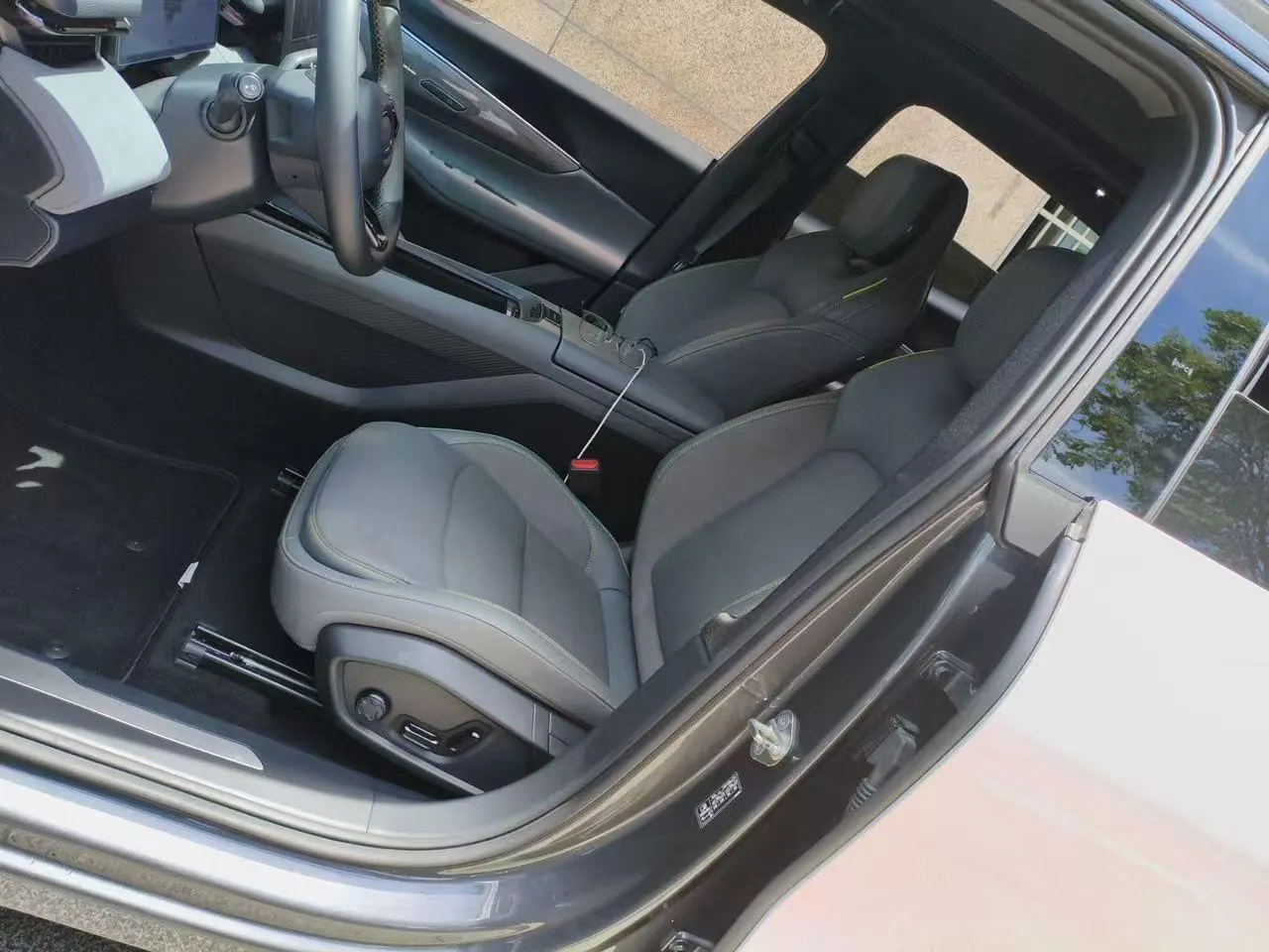 LYNK&amp;CO 2025 LYNK&amp;CO 08 EM-P 1.5T 120km long endurance Pro automatic gear 4