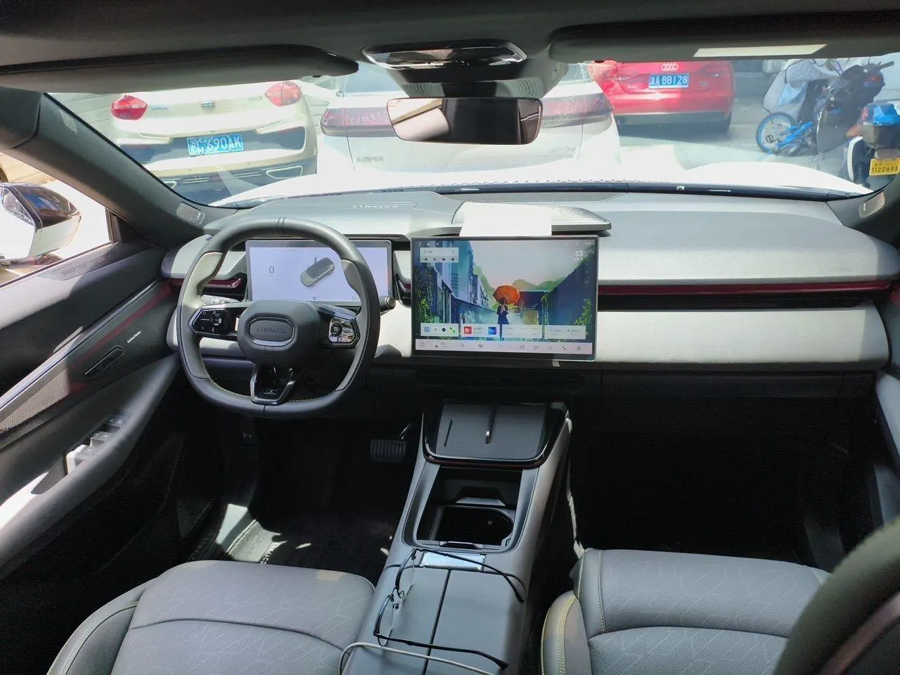 LYNK&amp;CO 2025 LYNK&amp;CO 08 EM-P 1.5T 120km long endurance Pro automatic gear 5