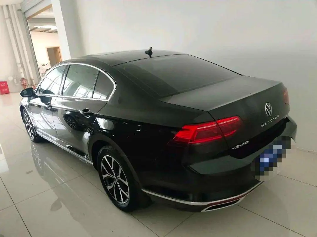Volkswagen 2023 Magotan 2.0TSI 330TSI 2 million Commemorative Edition Leading Automatic Gear 2