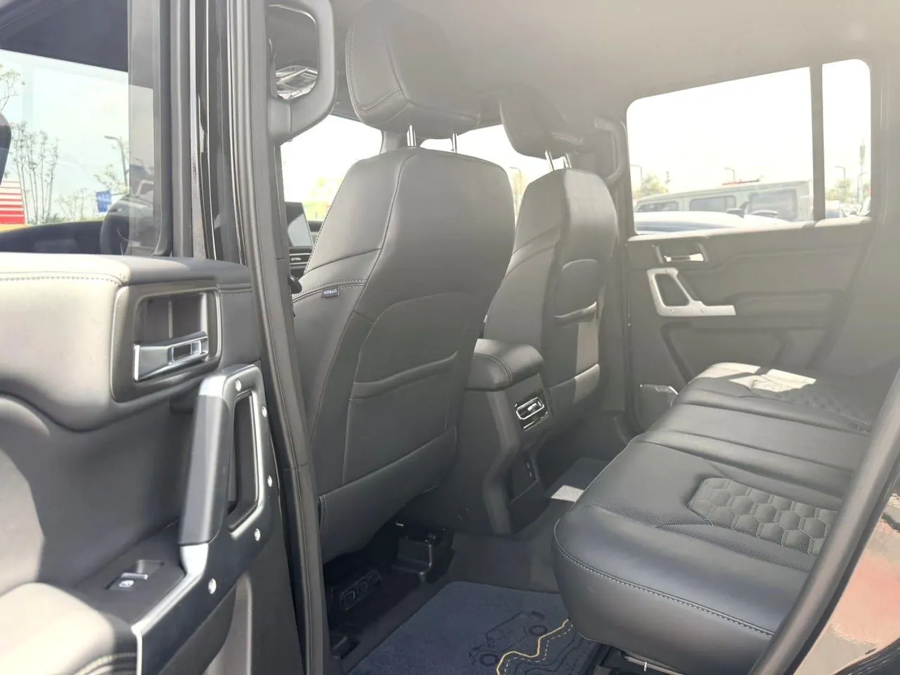 212 2024 T01 2.0T Explorer Automatic 4