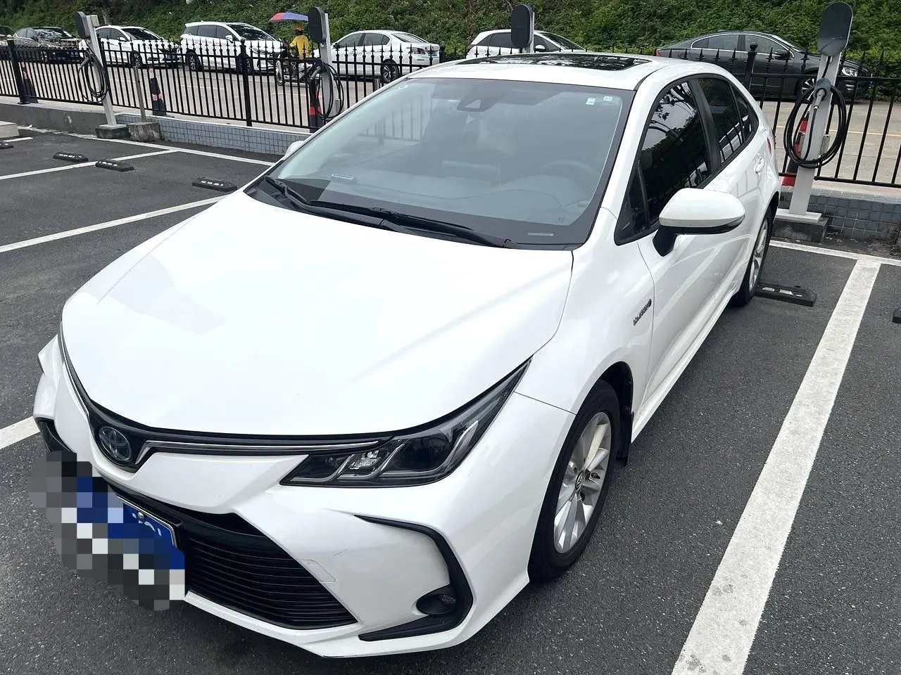 Открыть галерею: Toyota 2021 Corolla Double Engine 1.8 Stepless Elite Automatic Gear