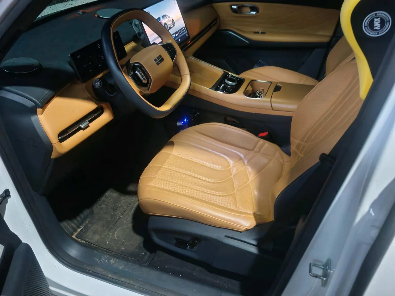 打开图片灯箱:Geely Galaxy 2025 Starship 7 EM-i 1.5 120km Sailing Edition Automatic Gear
