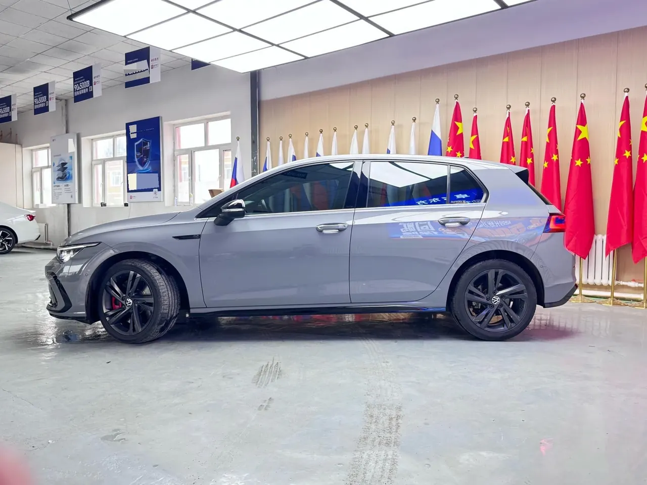Volkswagen 2021 Golf 8 R-Line 1.4TSI 280TSI Automatic 5