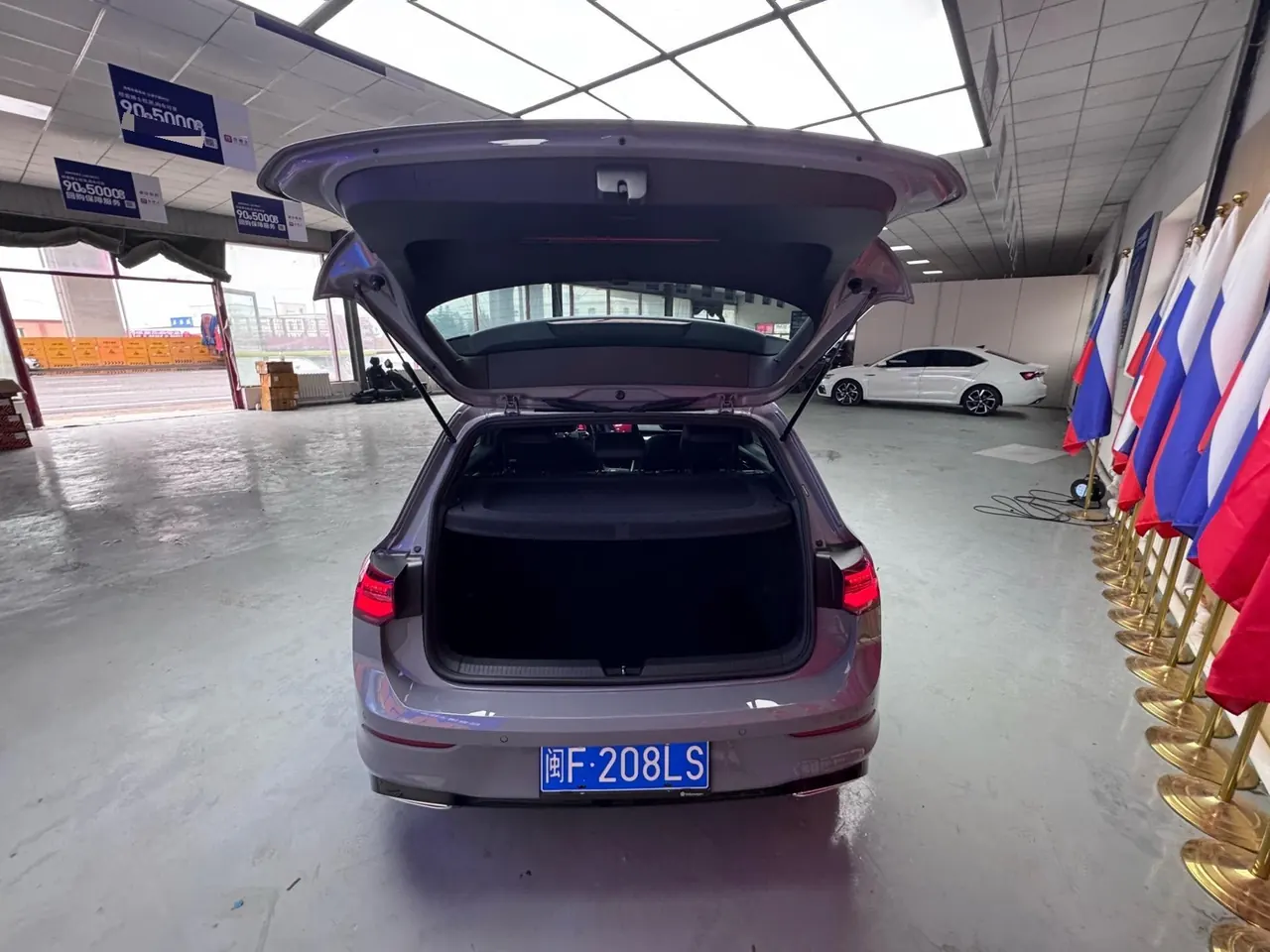 Volkswagen 2021 Golf 8 R-Line 1.4TSI 280TSI Automatic 8