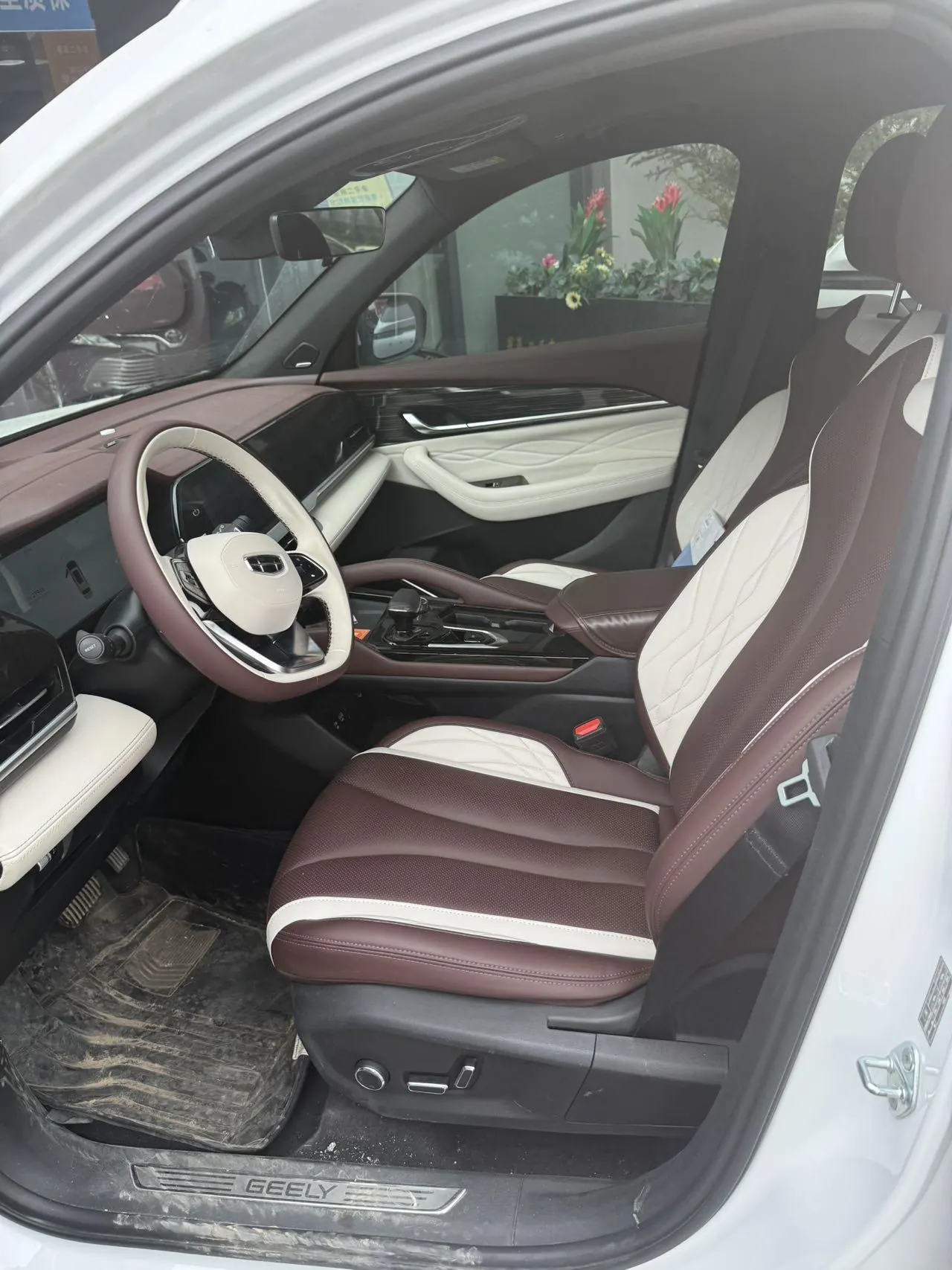 Geely 2021 XingyueL (Monjaro) 2.0TD high-power four-wheel drive noble automatic transmission 3
