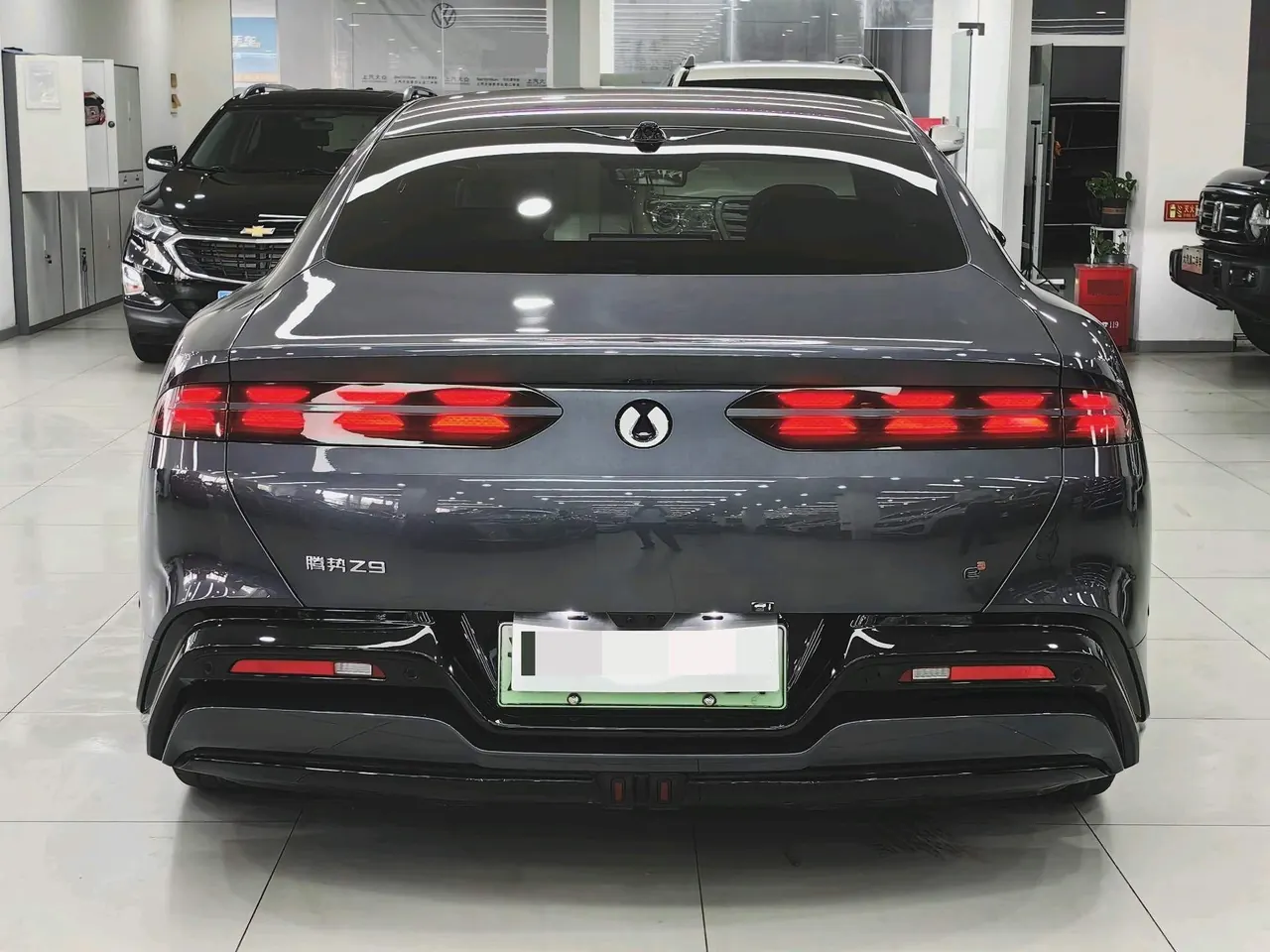 Denza 2024 Denza Z9 2.0T Stepless 1100km Four-wheel Drive Max Edition Automatic Gear 12