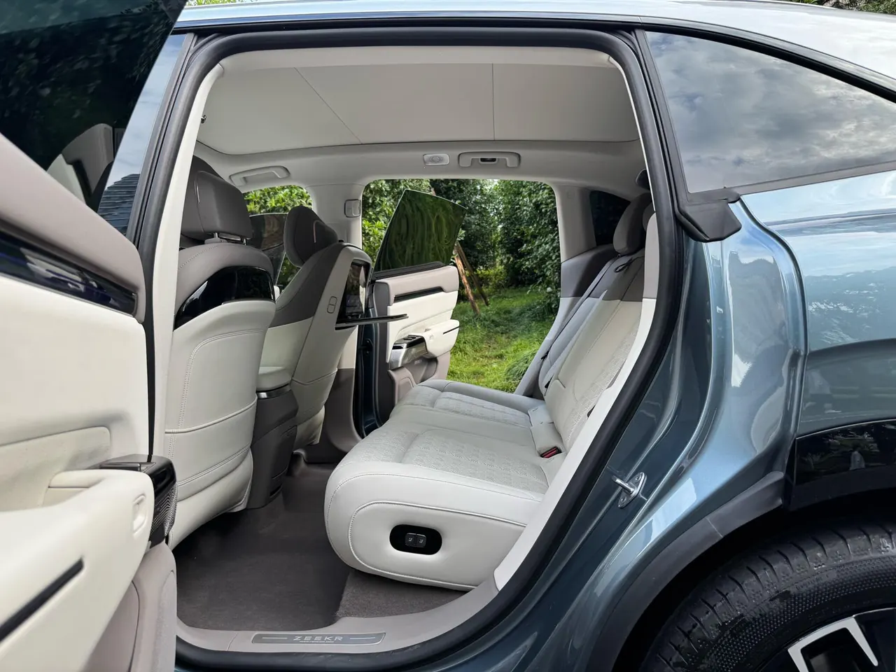 Zeekr 2025 Zeekr 7X 100kWh long endurance rear drive smart driving version automatic transmission 9