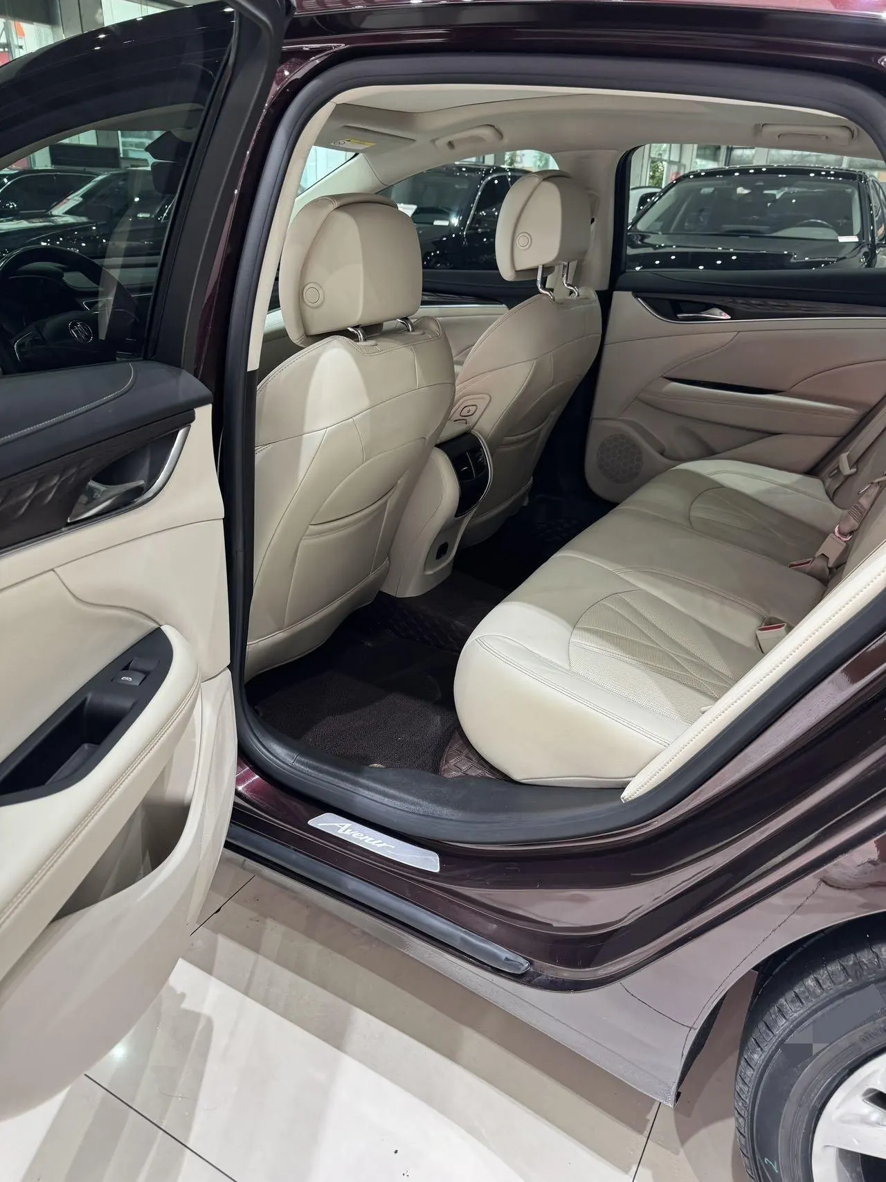 Buick 2021 LaCrosse 2.0T Avenir Premium Automatic 2