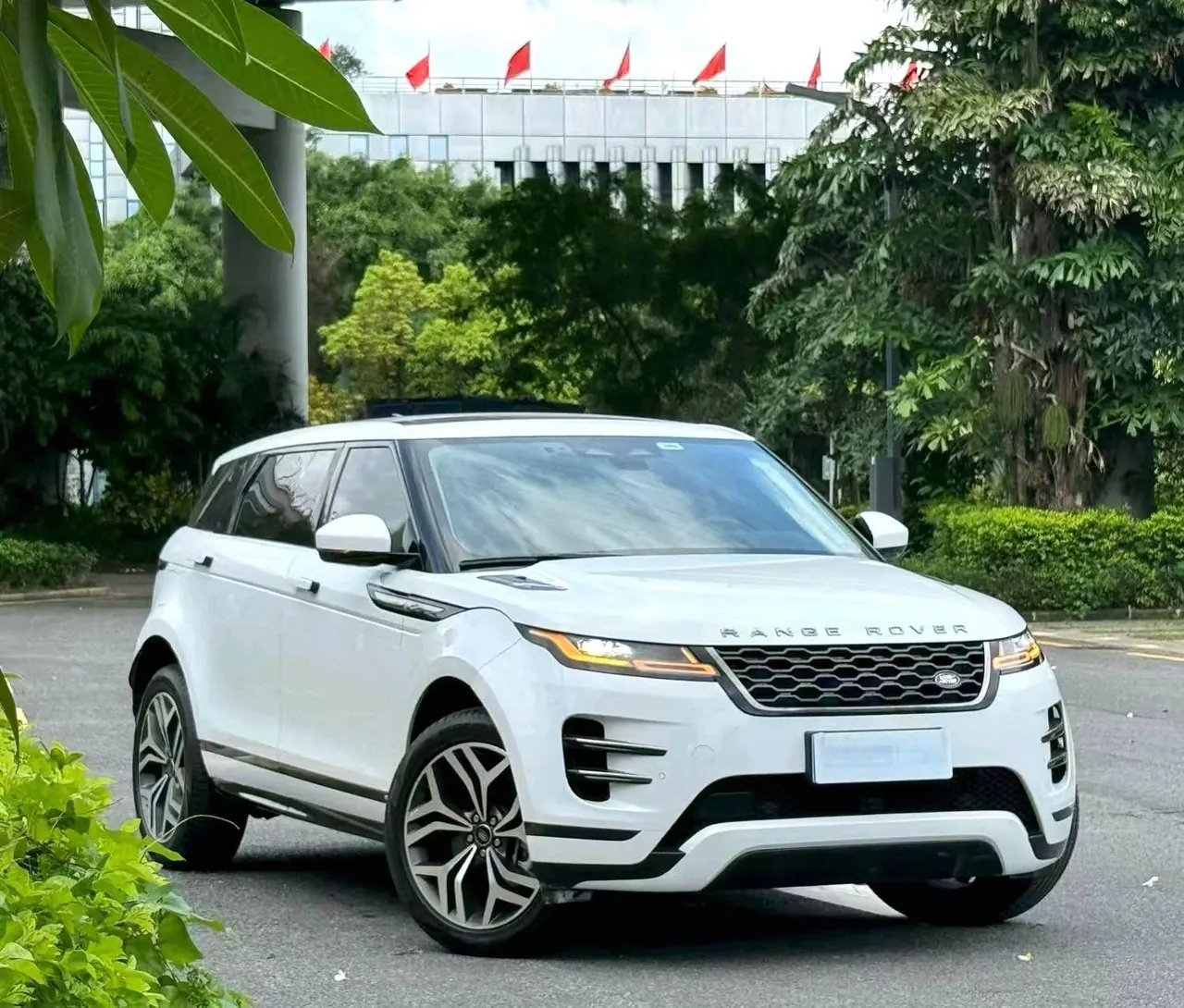 Land Rover 2021 Range Rover Aurora L 48V 2.0T 249PS R-Dynamic S Performance Edition Automatic Gear 3