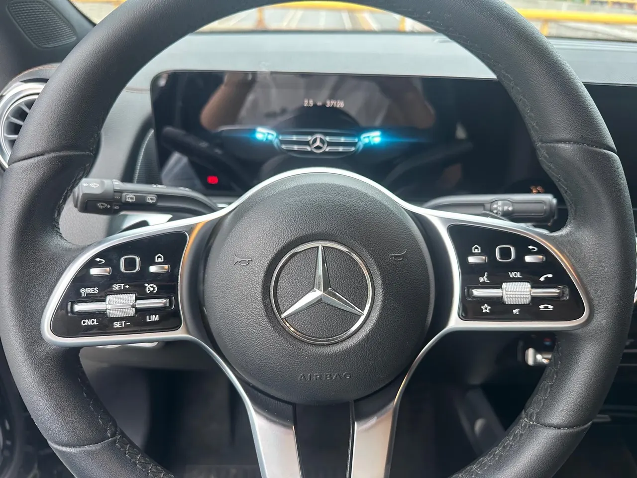 Mercedes Benz 2021 GLB 180 1.3T Dynamic Automatic 13