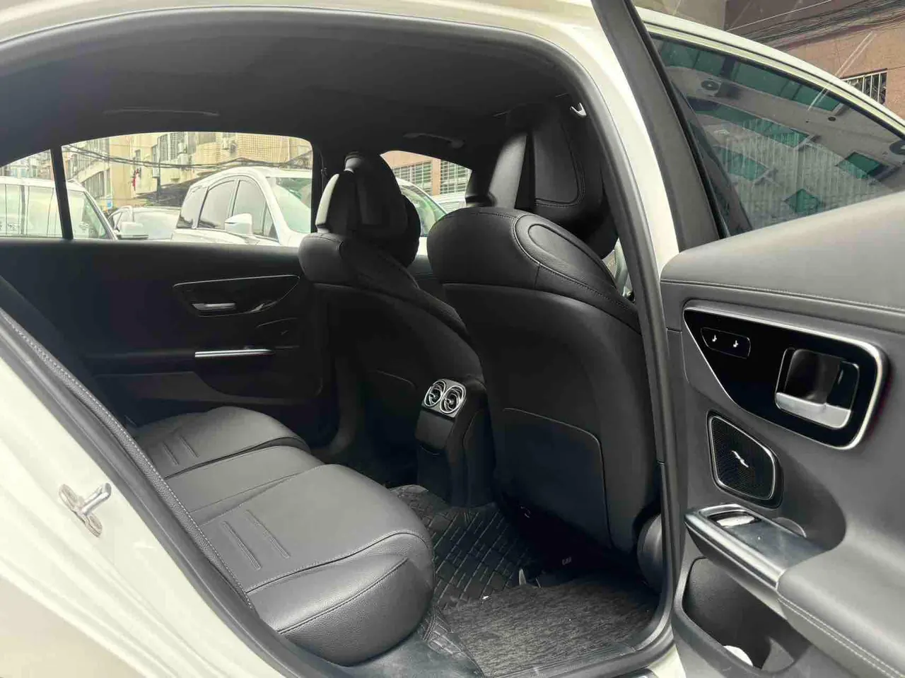 Mercedes Benz Class C 2024 C 260 L 48V 1.5T Sports Edition (Modified 3) Automatic Gear 9