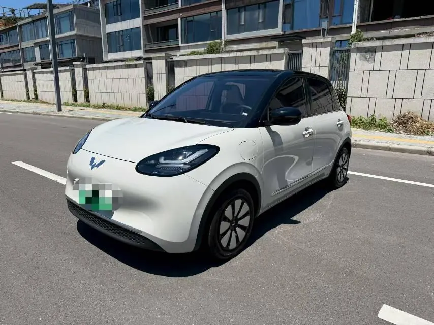 Open image lightbox: WuLing 2024 Plantronics 333km LingBox Connected Automatic Gear