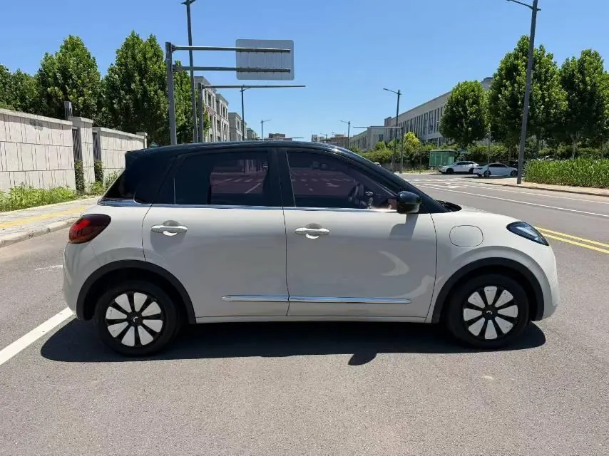 WuLing 2024 Plantronics 333km LingBox Connected Automatic Gear 9