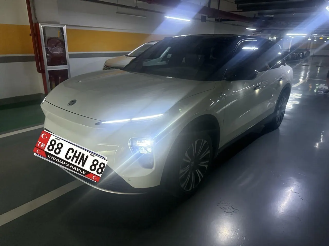 Open image lightbox: NIO 2023 ES8 75kWh Executive Edition Automatic Gear