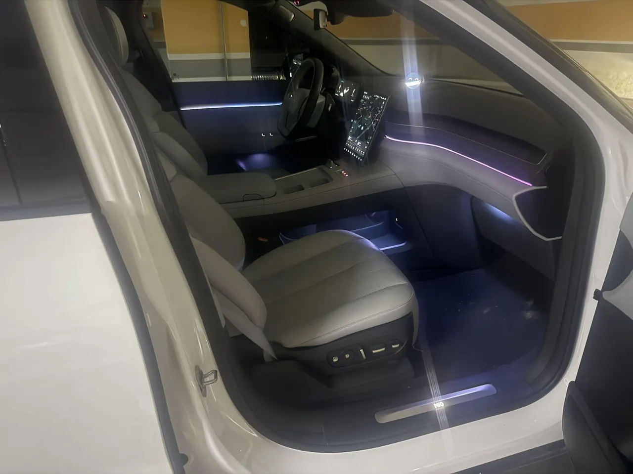 NIO 2023 ES8 75kWh Executive Edition Automatic Gear 3
