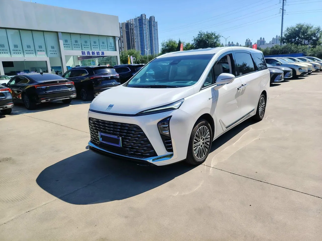 Open image lightbox: Buick 2024 GL8 Lu Zun PHEV 1.5T Luxury Edition 7-seat Automatic Gear
