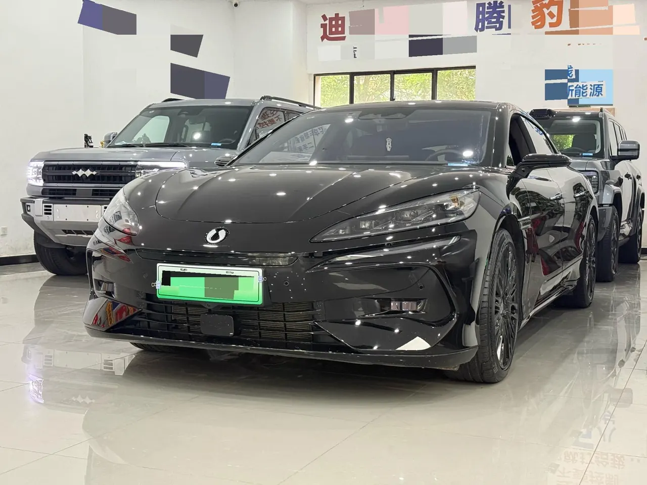 打开图片灯箱:Denza 2024 Denza Z9GT 2.0T stepless 1100 four-wheel drive Ultra version automatic gear