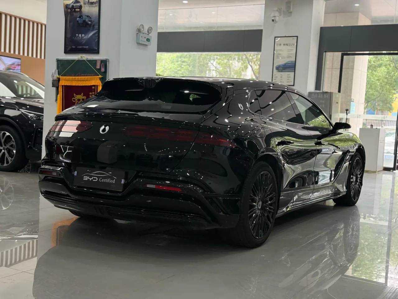 Denza 2024 Denza Z9GT 2.0T stepless 1100 four-wheel drive Ultra version automatic gear 13