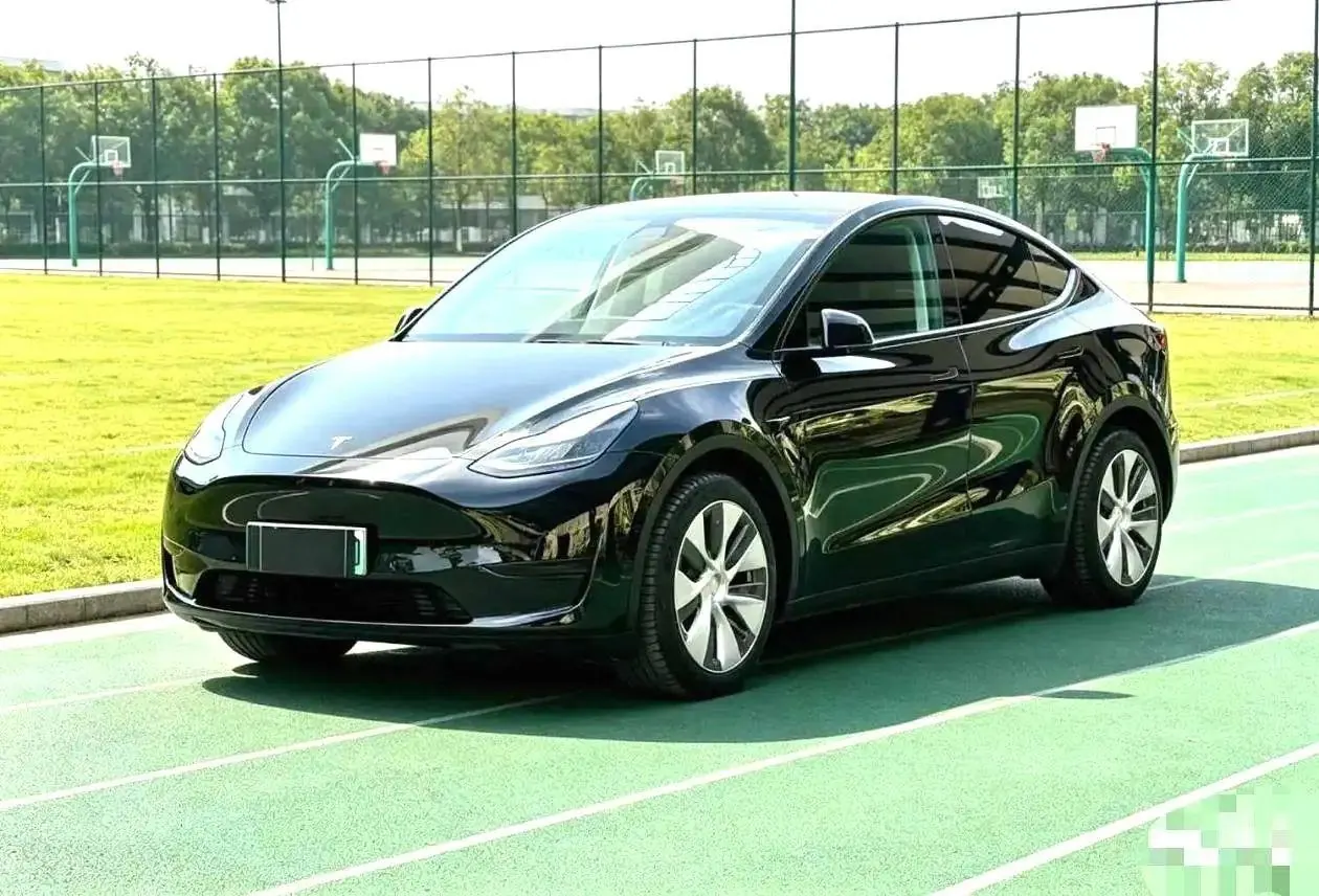 Tesla 2022 Model Y rear-wheel drive version automatic transmission - View 1