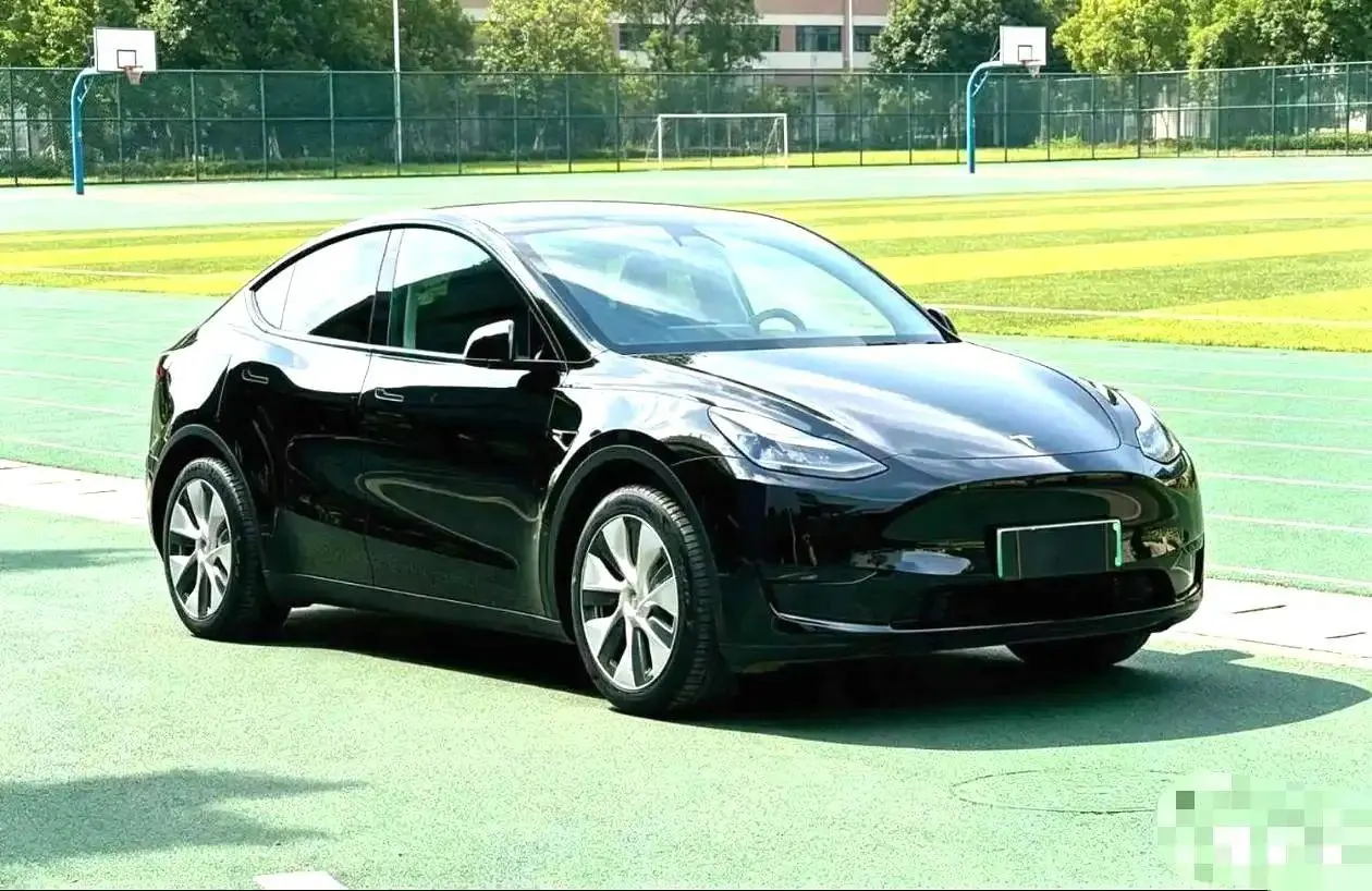 Tesla 2022 Model Y rear-wheel drive version automatic transmission 3