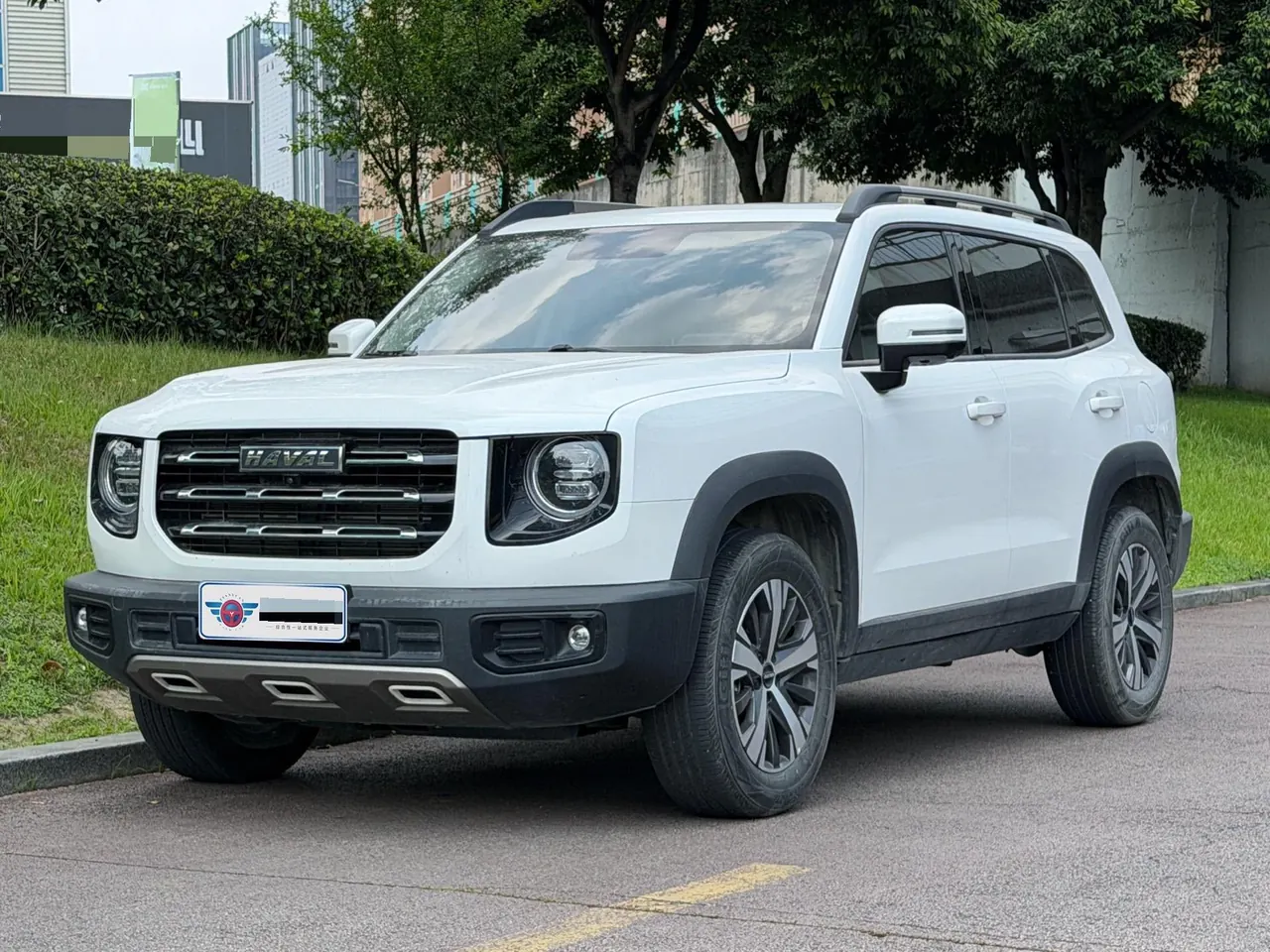 Haval 2022 big dog 1.5T two-wheel drive Labrador version automatic gear - View 1