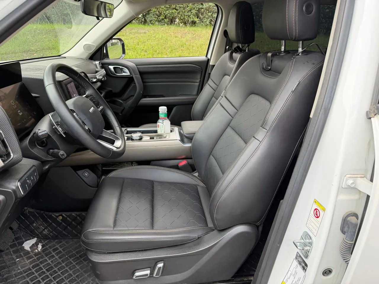 Haval 2022 big dog 1.5T two-wheel drive Labrador version automatic gear 3