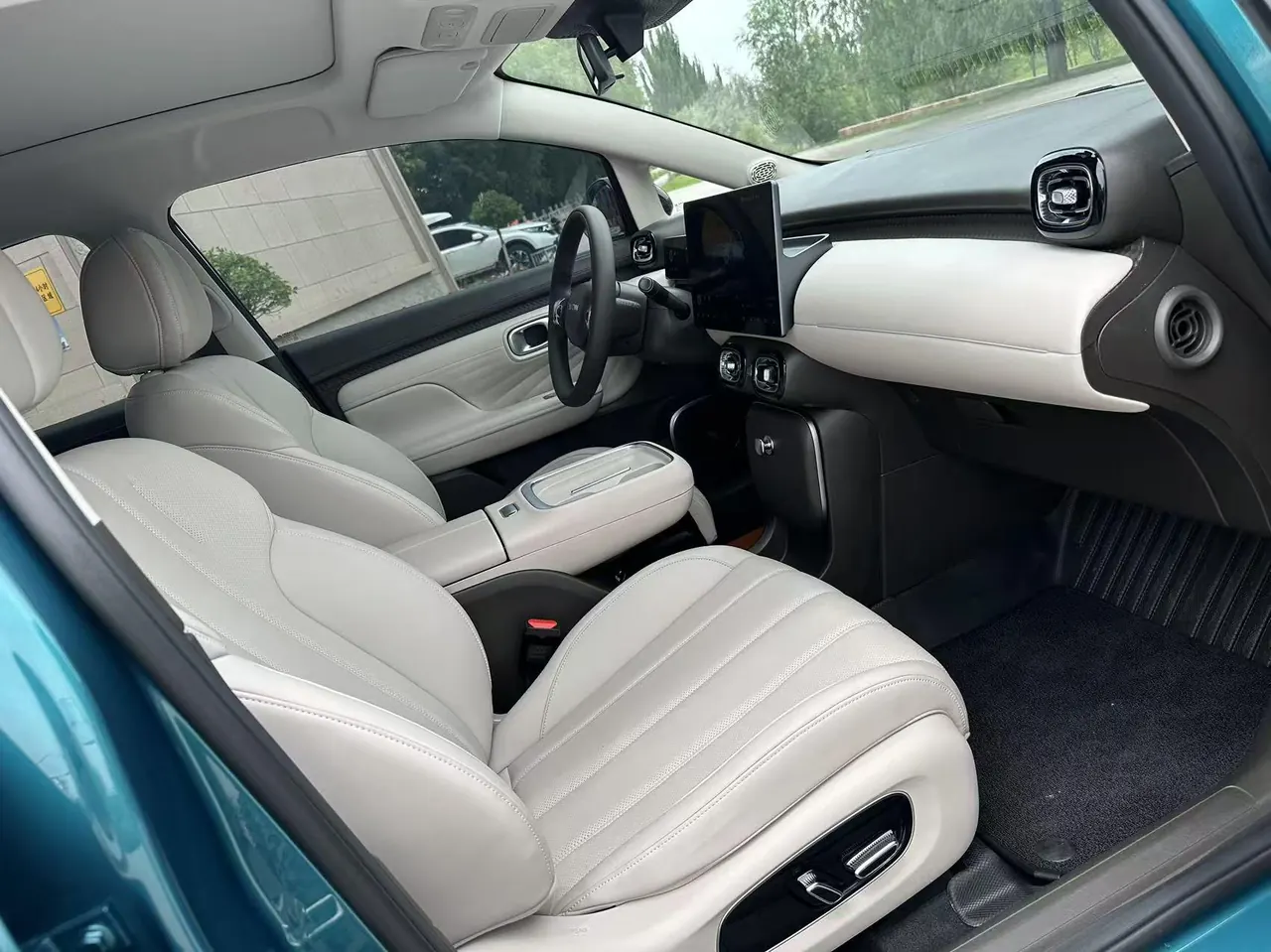 GAC Aion 2025 AION UT 420 Smart Edition Automatic Gear 7