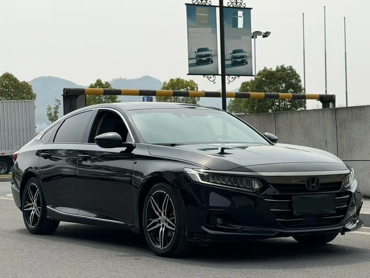 Honda 2022 10th Generation Accord 1.5T Stepless 260TURBO Magic Night Premium Edition Automatic Gear 3