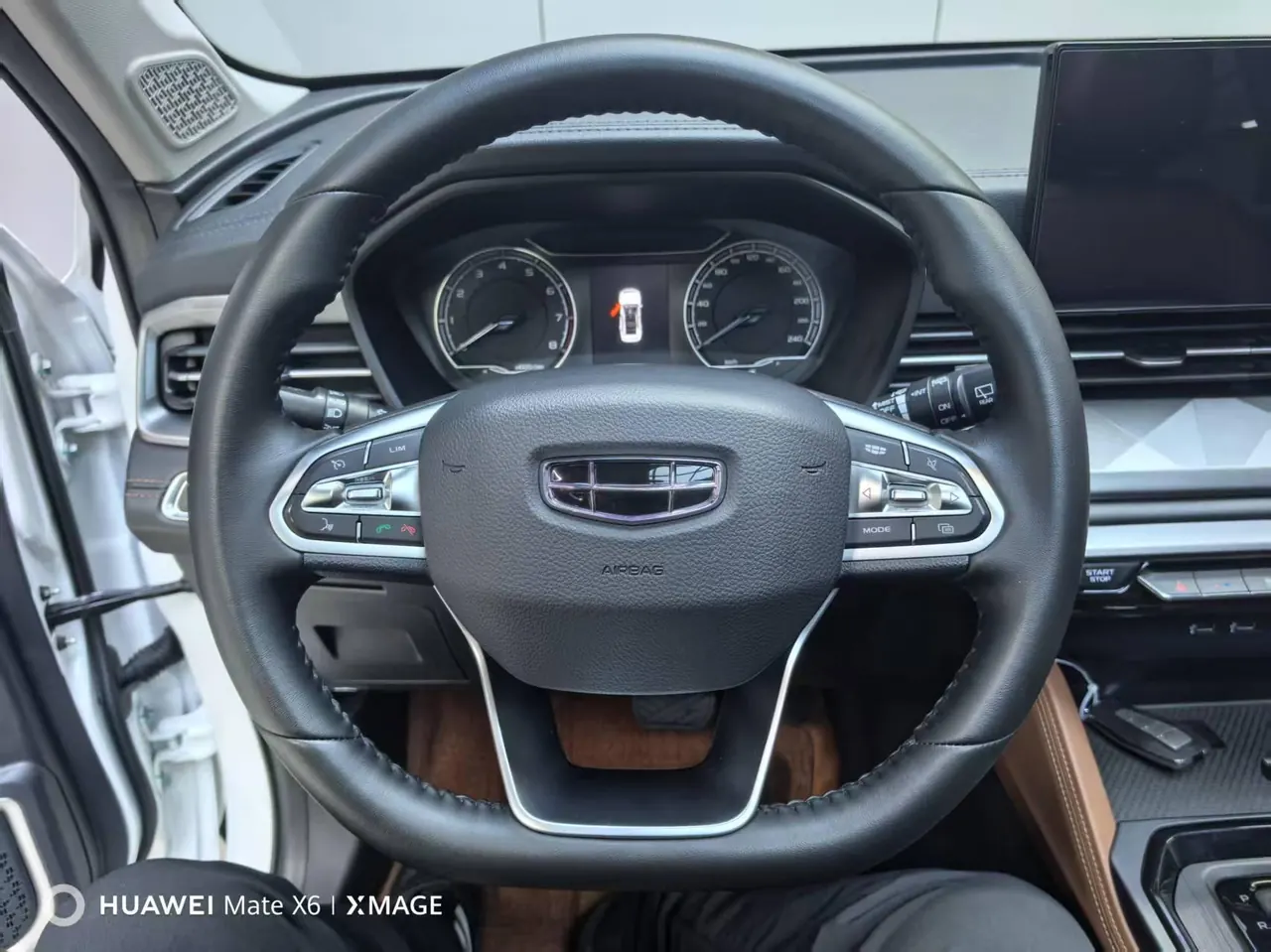 Geely Vision SUV(X6) 2021 Vision X6 Pro 1.4T Premium Automatic 14