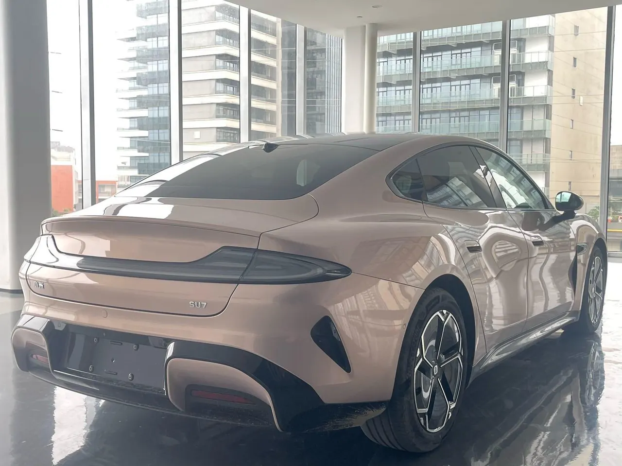 MI 2026 SU7 Standard Edition Automatic Gear 4