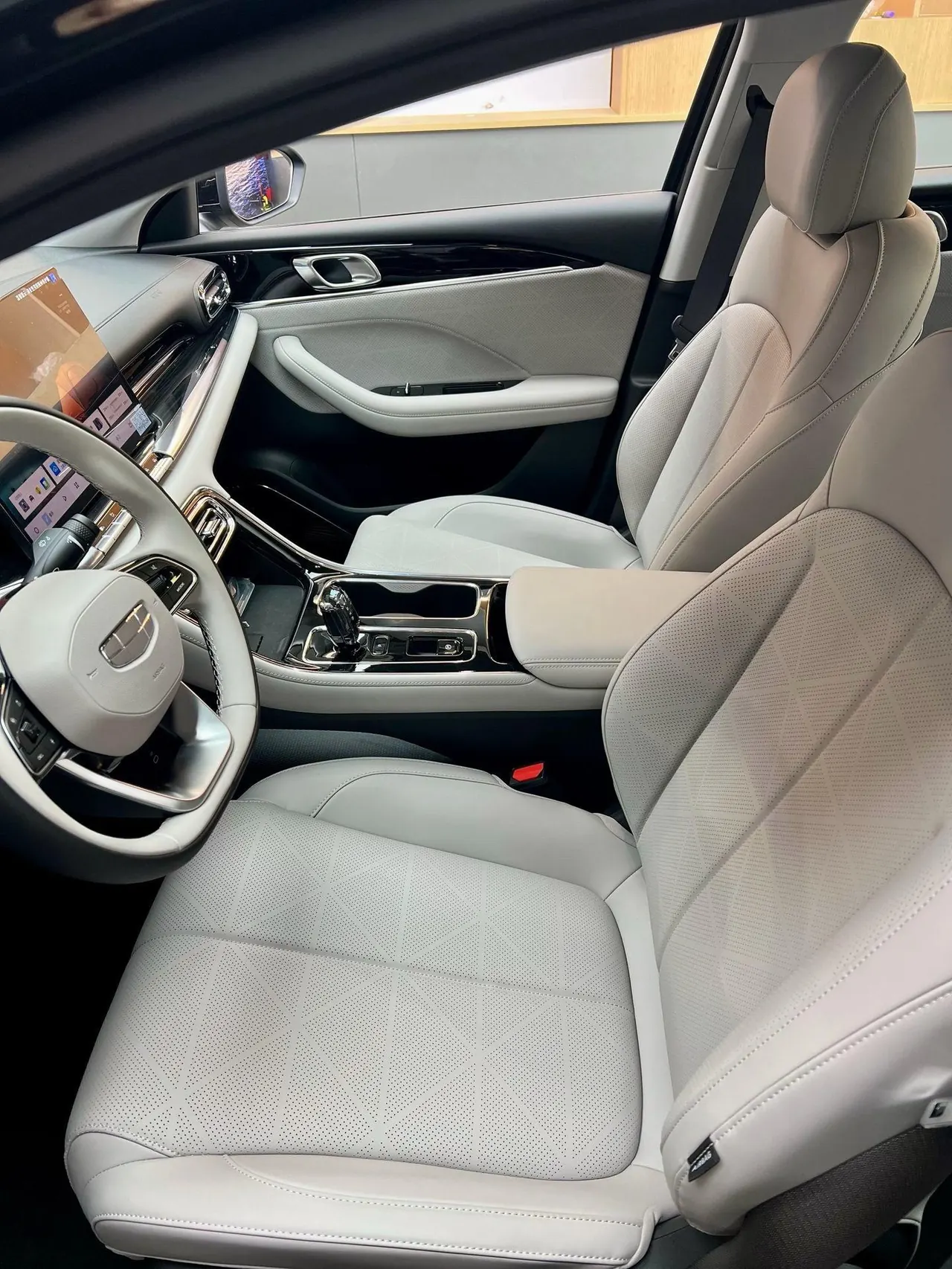 Geely 2026 emgrand -3-compartment 1.5T honorable automatic gear 2