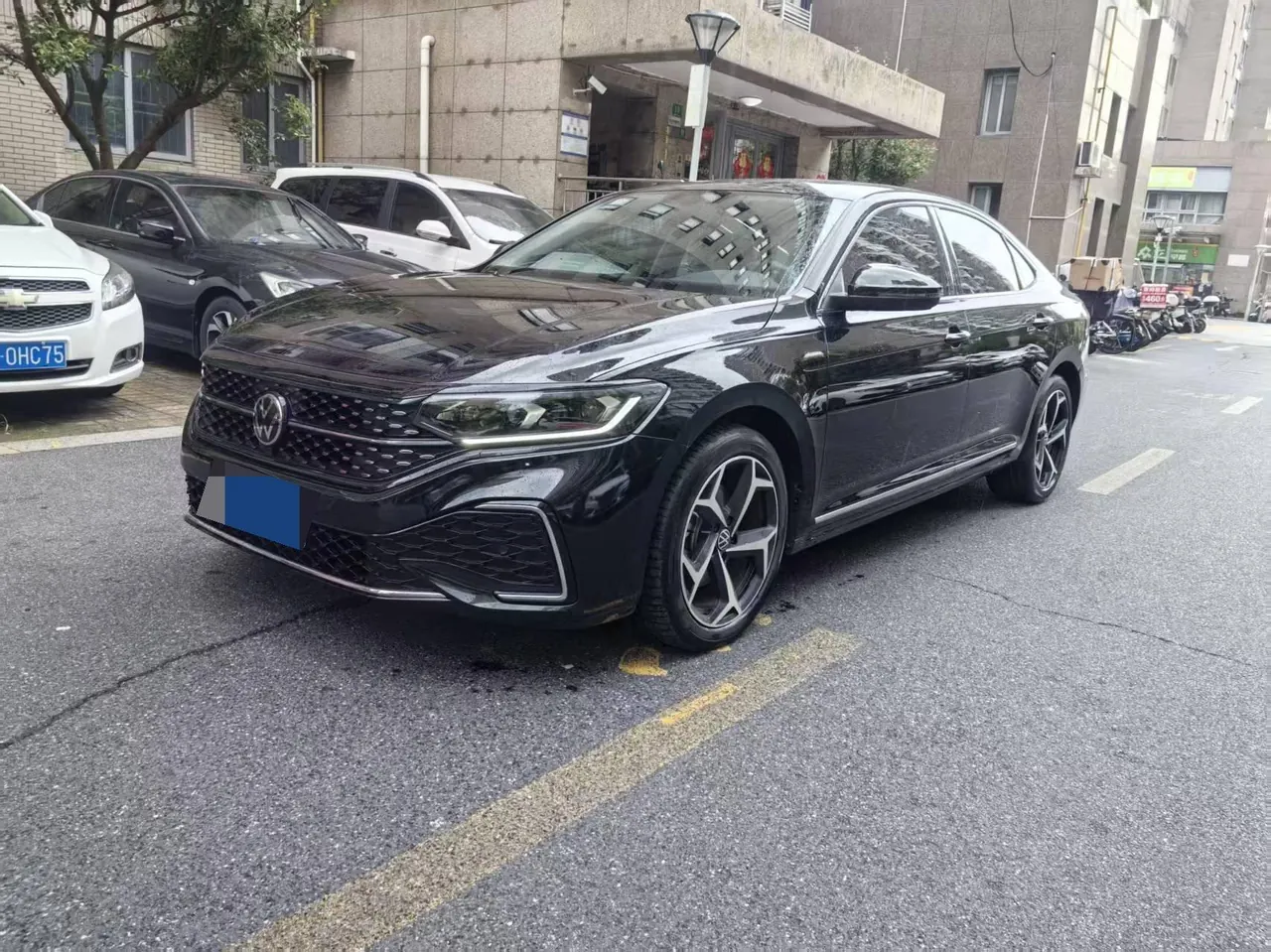 Volkswagen 2024 Passat 2.0TSI 380TSI Star Dragon Edition Automatic Gear - View 1