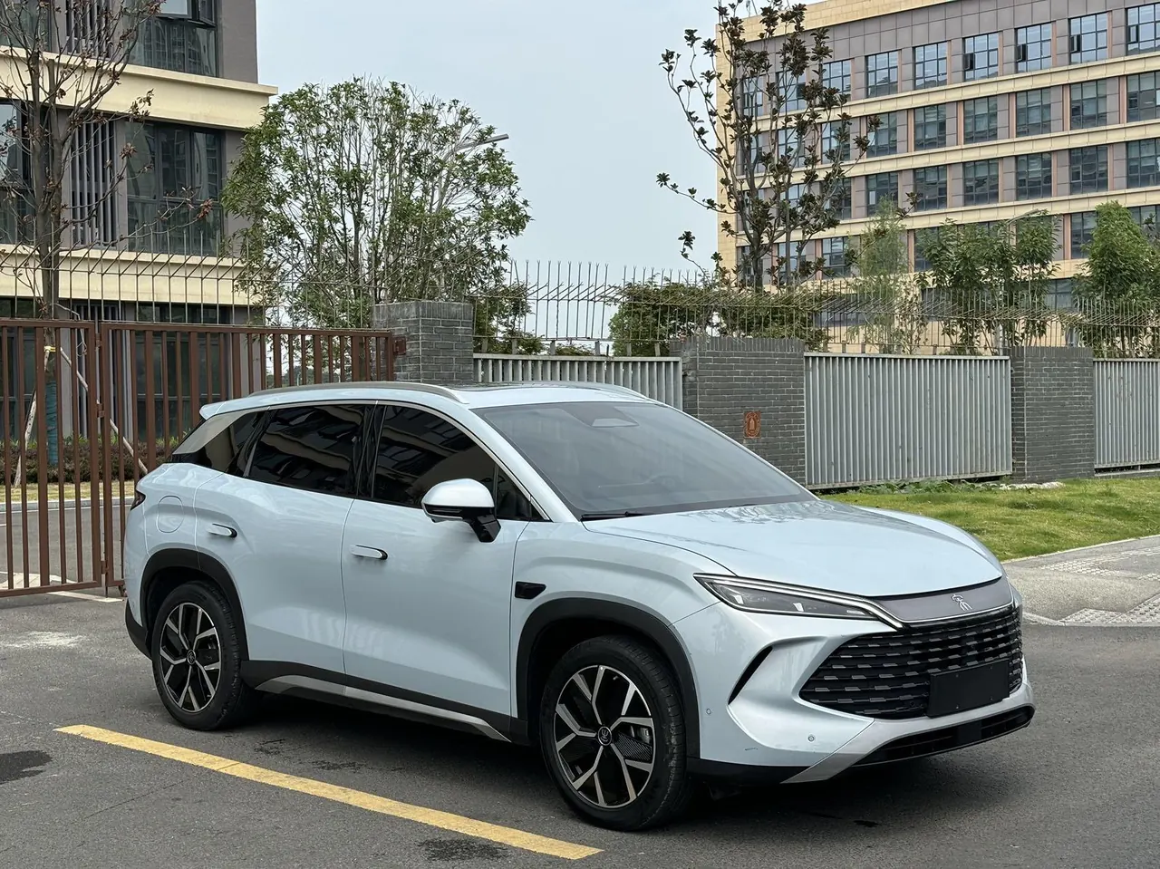 BYD 2024 Song L DM-i 1.5 Stepless 160km Excellent Automatic Transmission 3