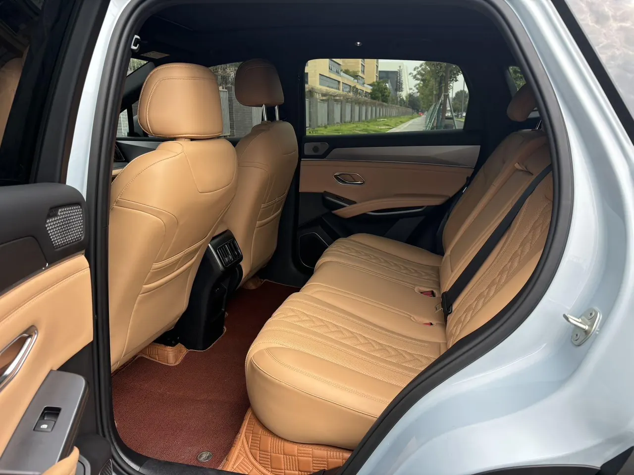BYD 2024 Song L DM-i 1.5 Stepless 160km Excellent Automatic Transmission 5