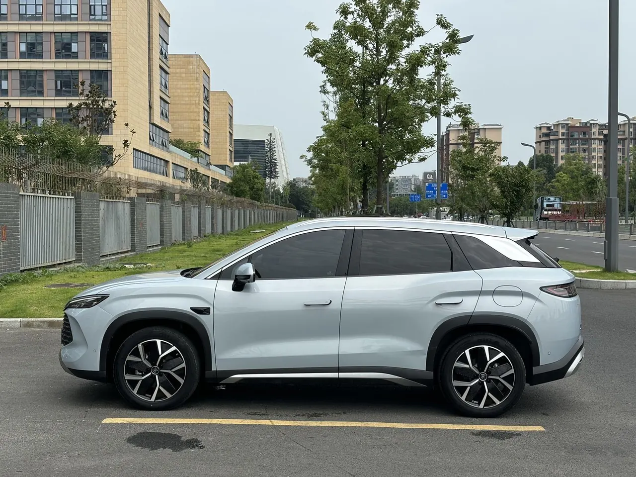 BYD 2024 Song L DM-i 1.5 Stepless 160km Excellent Automatic Transmission 9