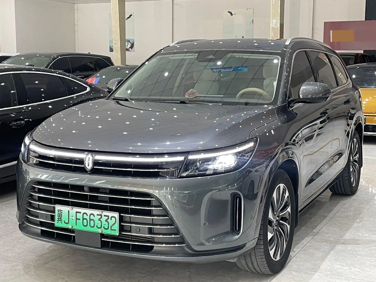 Открыть галерею: AITO 2024 AITO M 350.00g Drive Plus Edition 5-seat Automatic Gear