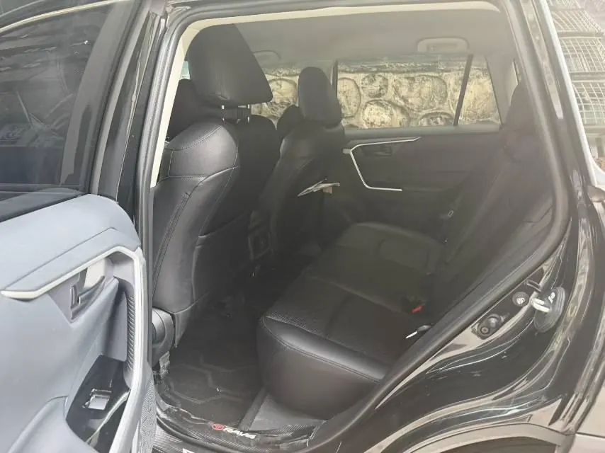 Toyota 2024 RAV4 Rongbo 2.0 Stepless Two-Drive City Edition Automatic Gear 3