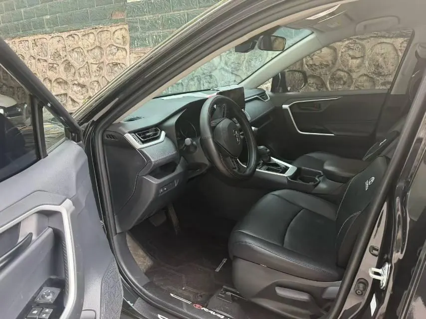 Toyota 2024 RAV4 Rongbo 2.0 Stepless Two-Drive City Edition Automatic Gear 4