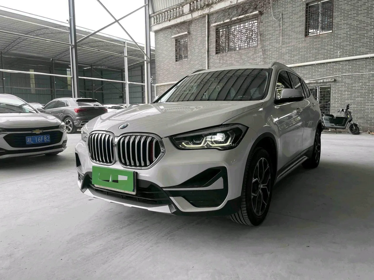 BMW 2022 X1 sDrive20Li 1.5T fashion automatic gear - View 1