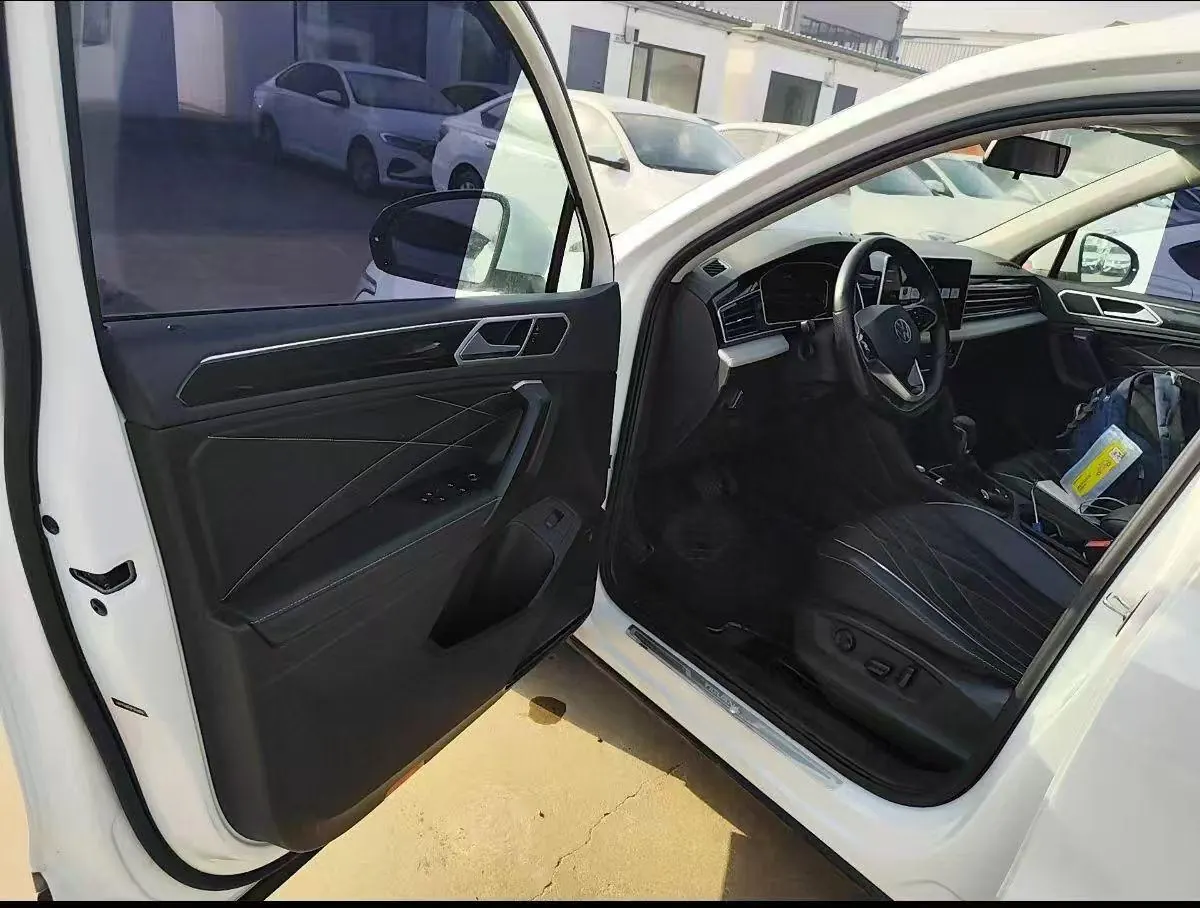 Volkswagen 2024 Tiguan L 1.5TSI 300TSI Two‑Wheel‑Drive Longteng Edition Automatic Transmission 2