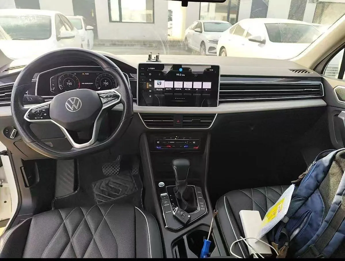 Volkswagen 2024 Tiguan L 1.5TSI 300TSI Two‑Wheel‑Drive Longteng Edition Automatic Transmission 3
