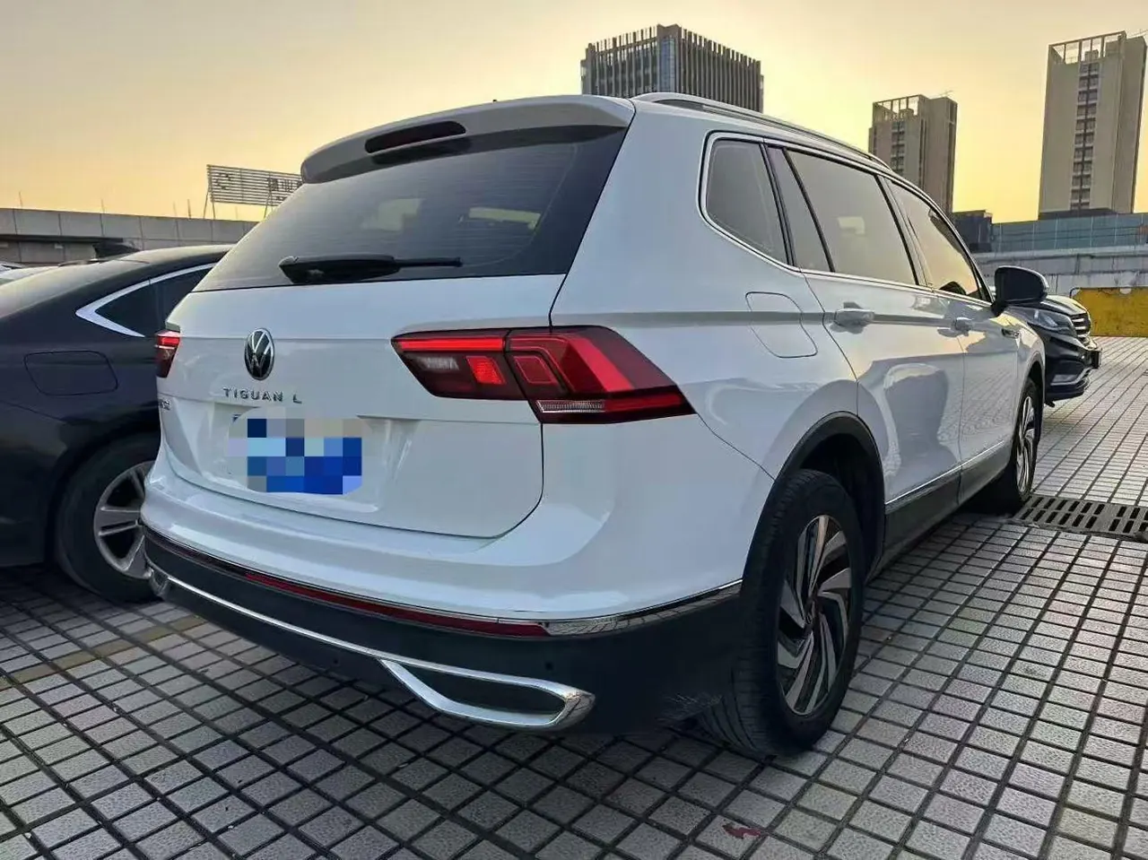 Volkswagen 2024 Tiguan L 1.5TSI 300TSI Two‑Wheel‑Drive Longteng Edition Automatic Transmission 5