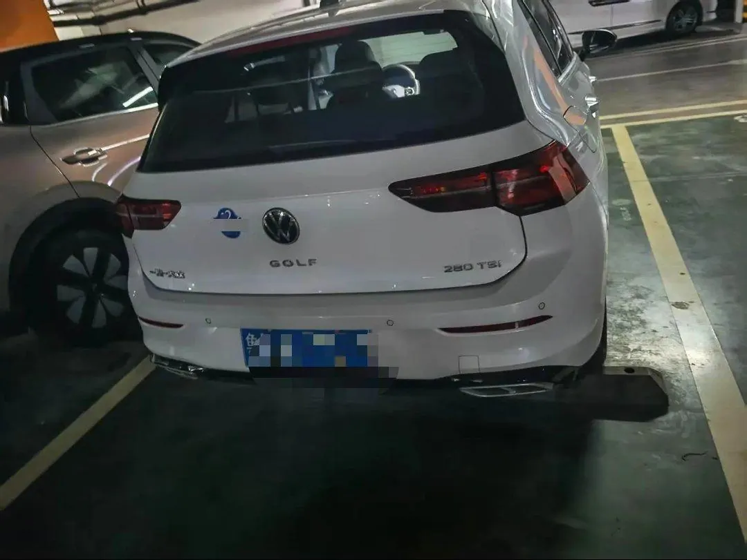 Volkswagen 2021 Golf 8 R-Line 1.4TSI 280TSI Automatic 3