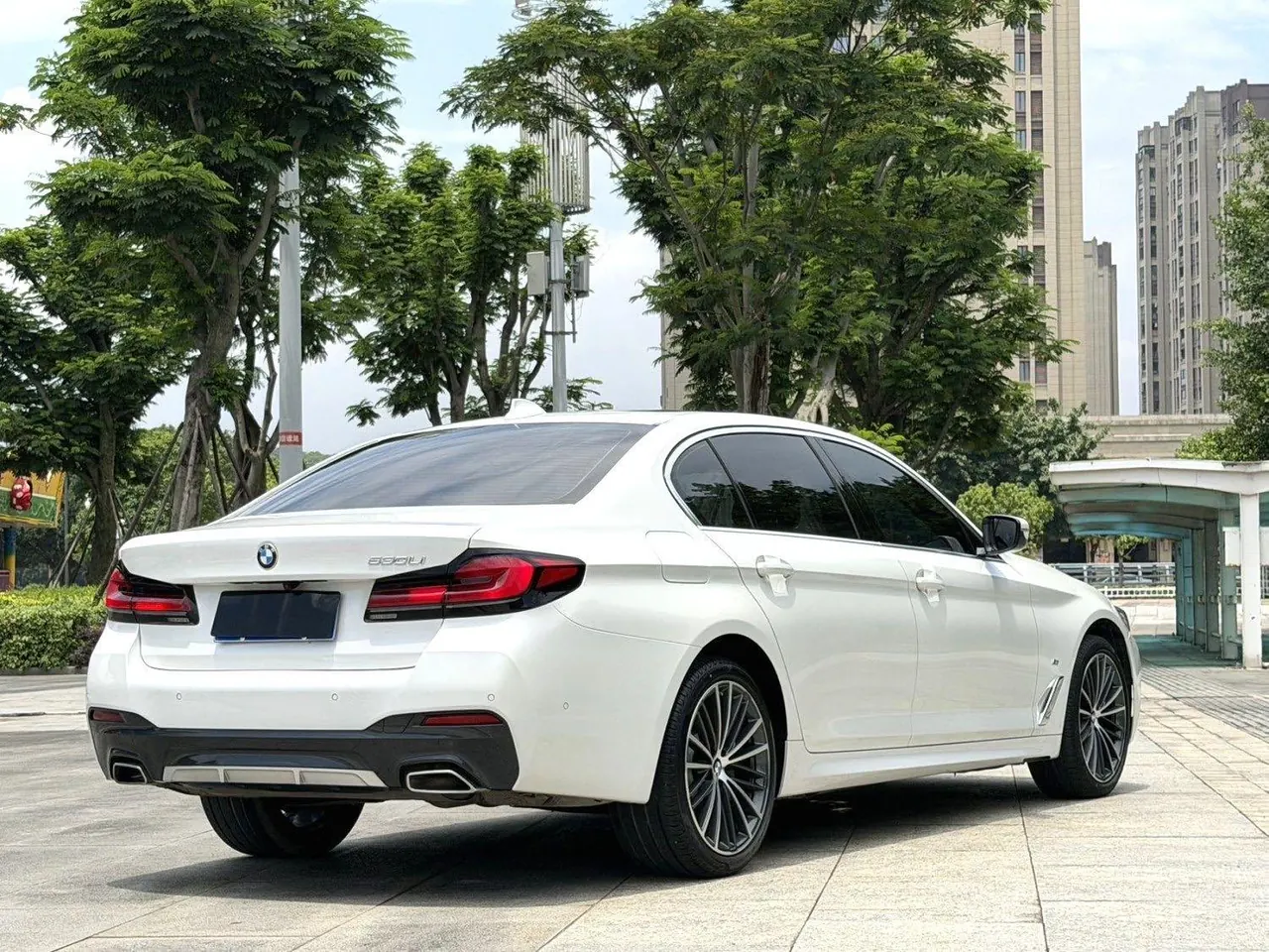 BMW 5 Series 2022 530Li 2.0T Leading M Sports Suit (Modified) Automatic Gear 9