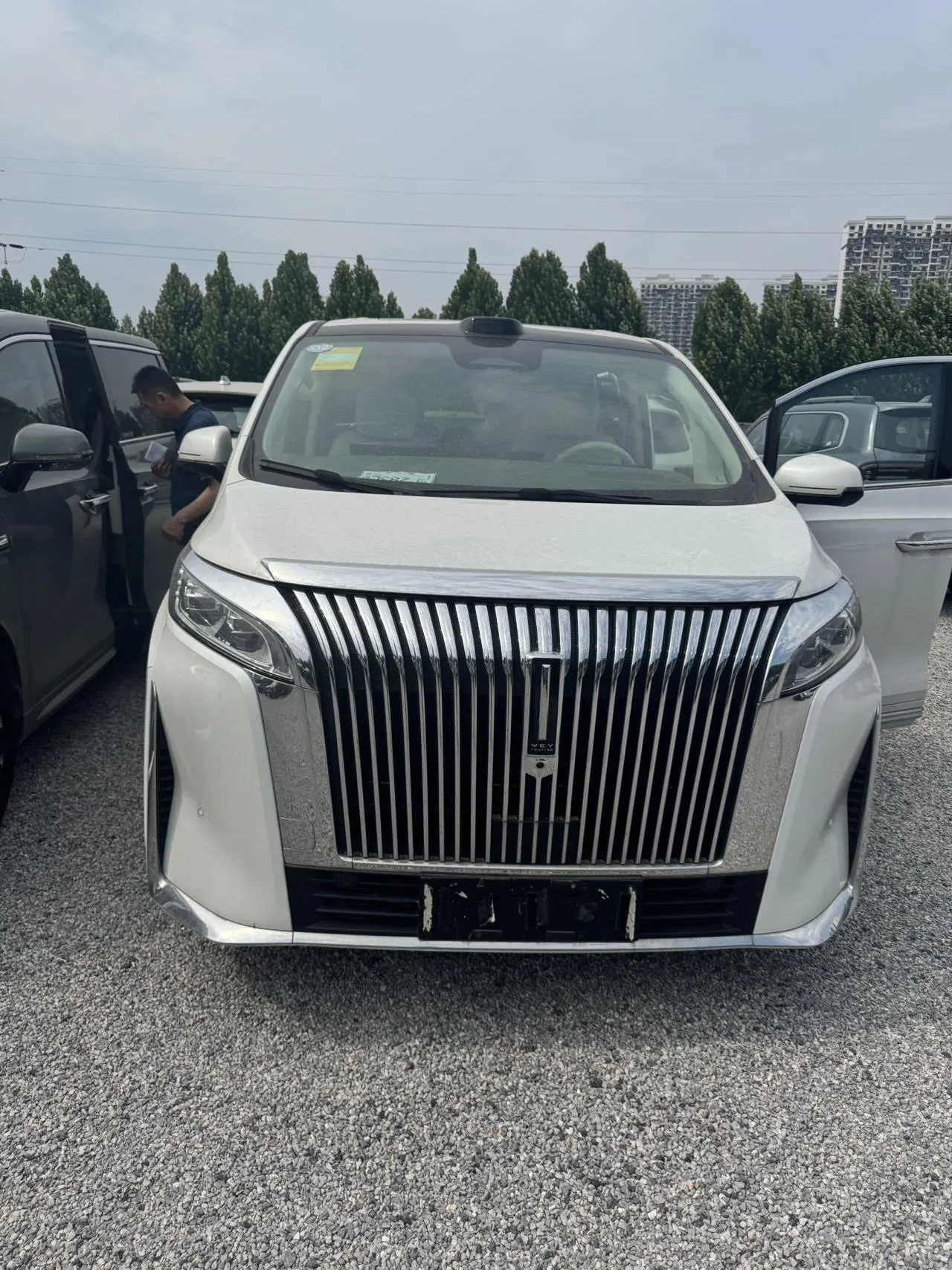 Open image lightbox: WEY 2025 Mountain 7 Hi4 1.5T Four-wheel Drive Edition Automatic Gear