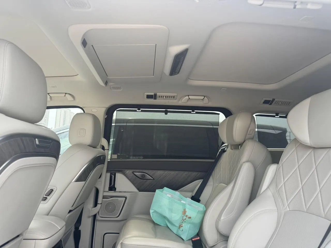 WEY 2025 Mountain 7 Hi4 1.5T Four-wheel Drive Edition Automatic Gear 5