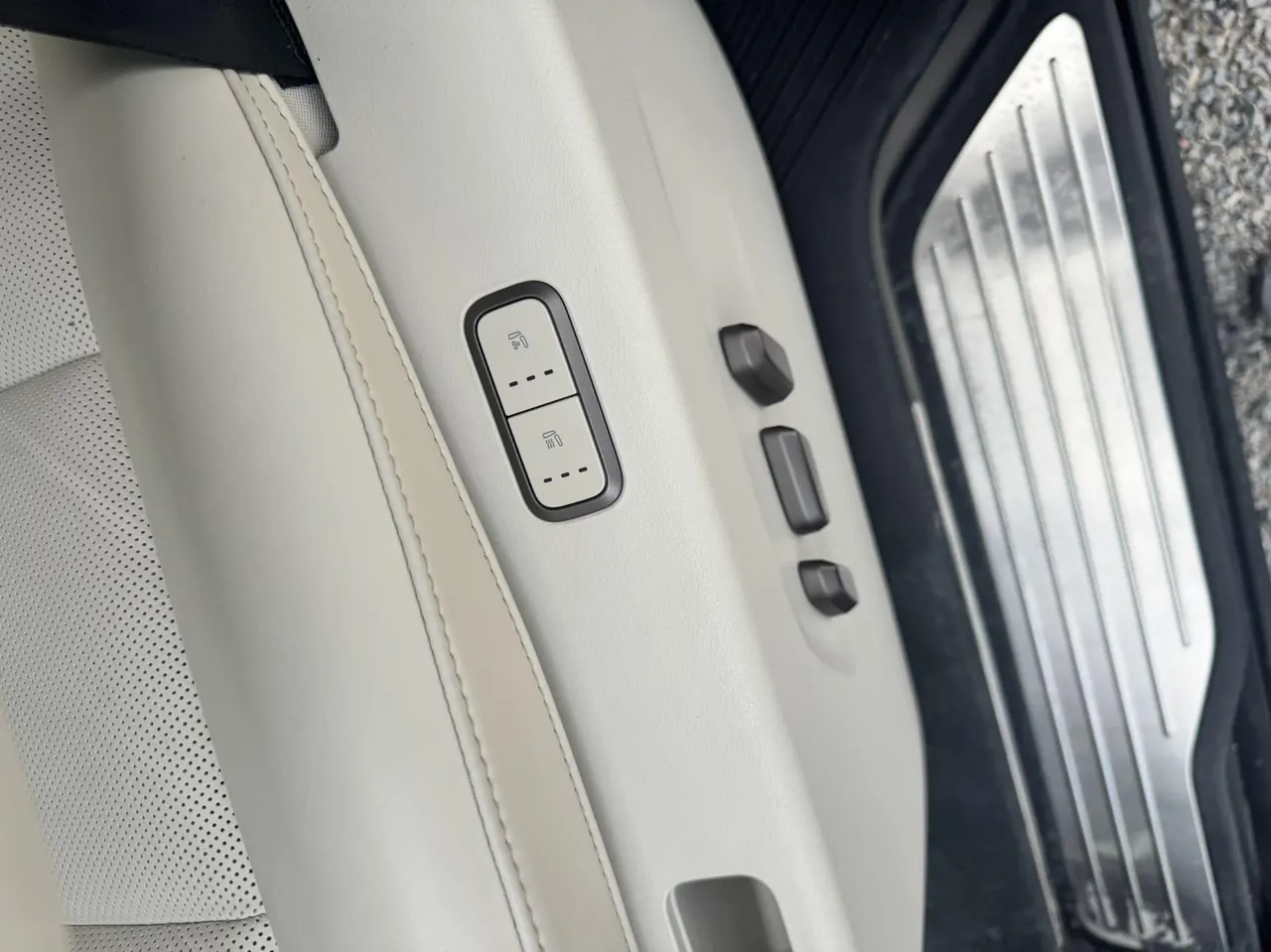 WEY 2025 Mountain 7 Hi4 1.5T Four-wheel Drive Edition Automatic Gear 6
