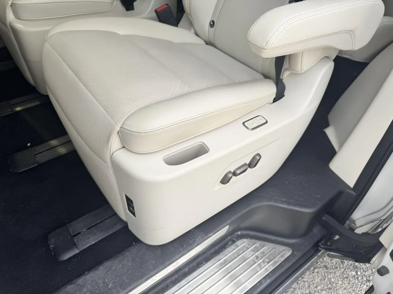 WEY 2025 Mountain 7 Hi4 1.5T Four-wheel Drive Edition Automatic Gear 7