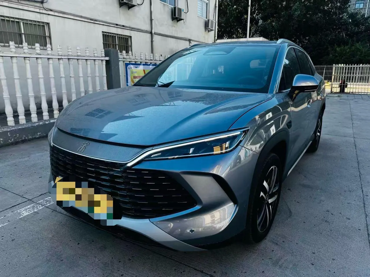 BYD 2026 Song L DM-i 1.5 Stepless 130KM Exceed Automatic - View 1