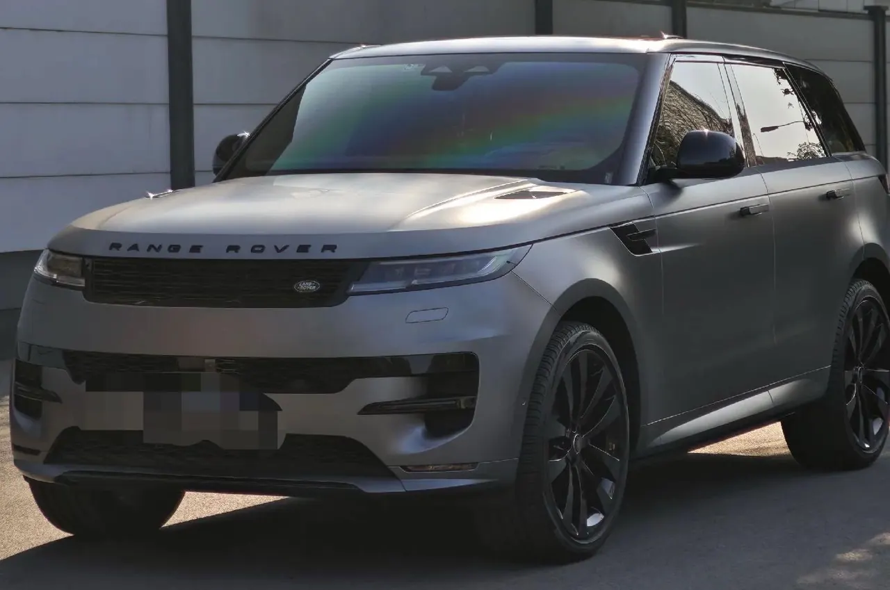 Открыть галерею: Land Rover Range Rover Sport (Imported) 2023 Range Rover Sport 48V 3.0T P360 S Automatic Gear